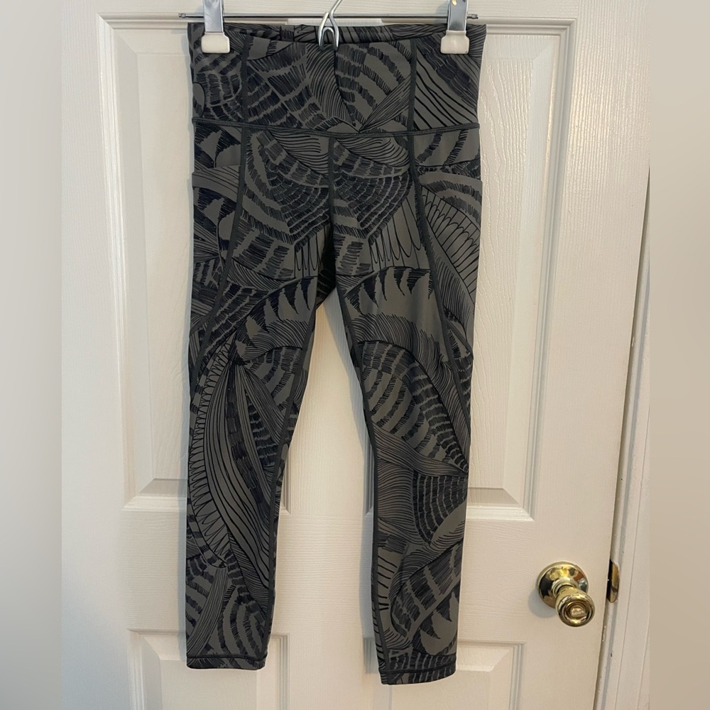 Athleta Womens Gray Palm Leaf Print Leggings